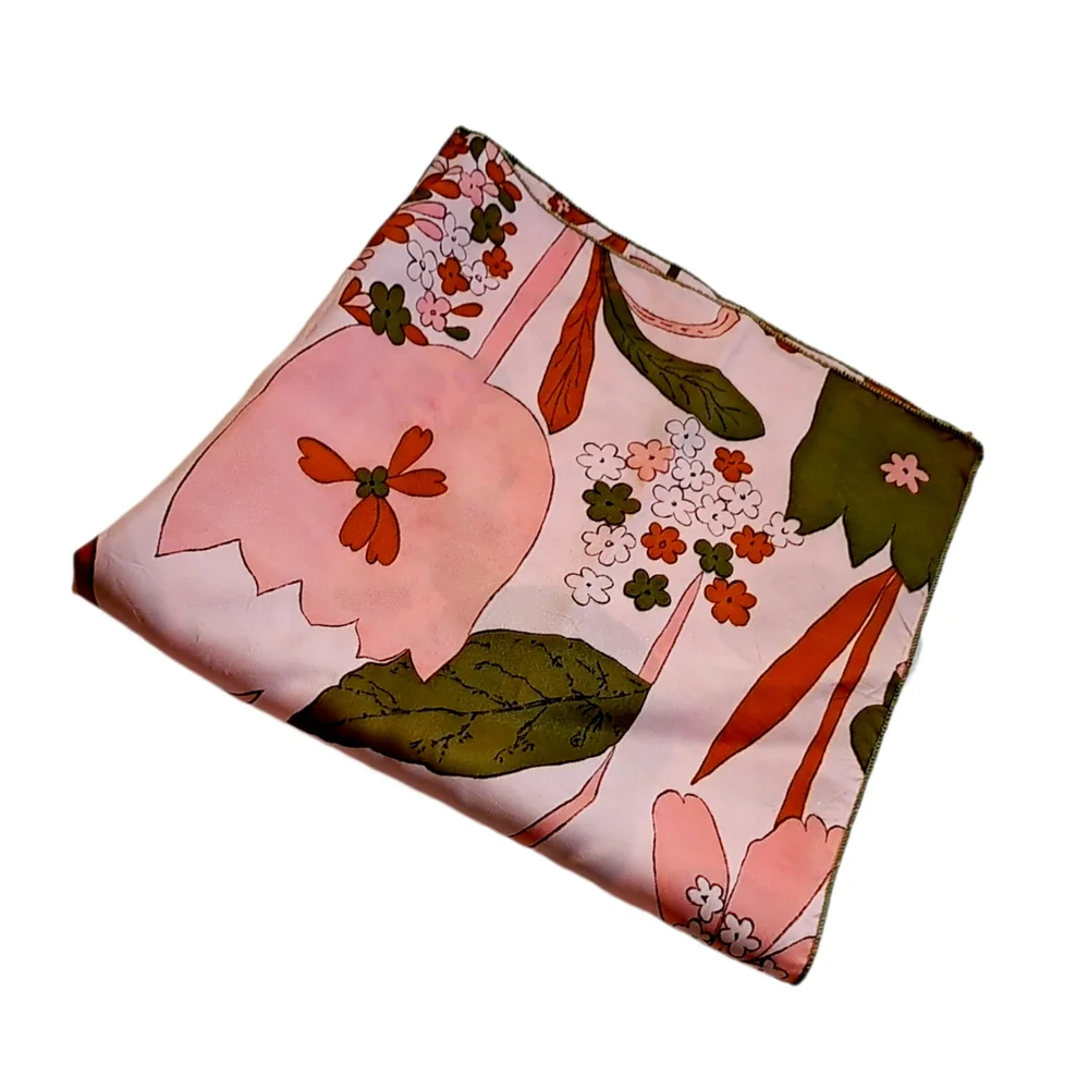 Chic Floral Scarf in Pink and Green